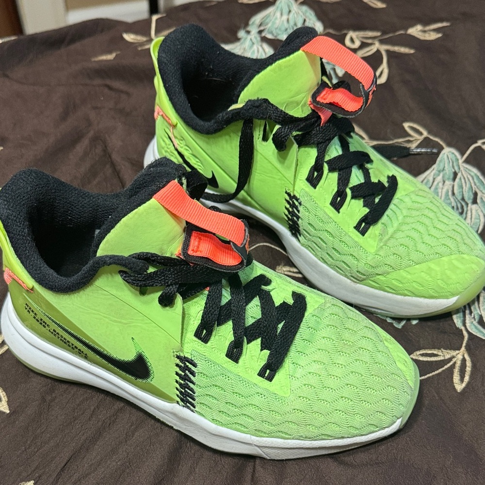 Nike Kids Neon Green and Black Sneakers